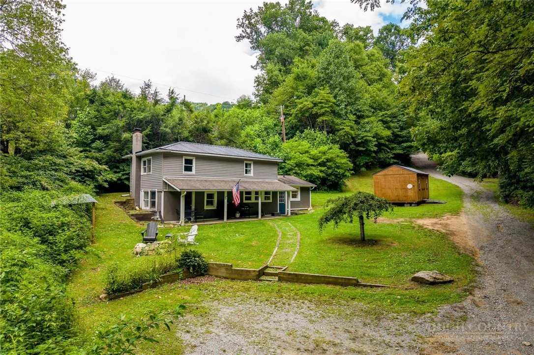 Image number 1 for the current listing