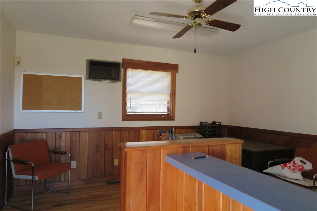 Image number 12 for the current listing