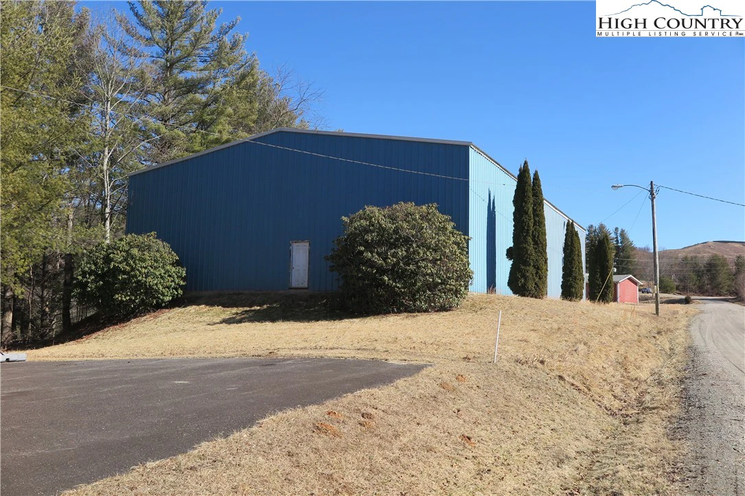 Image number 8 for the current listing