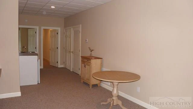 Image number 3 for the current listing