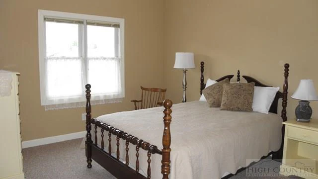 Image number 5 for the current listing
