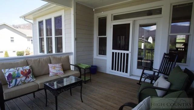 Image number 10 for the current listing