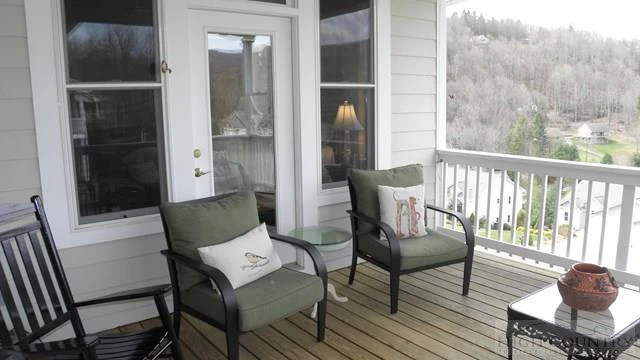 Image number 2 for the current listing
