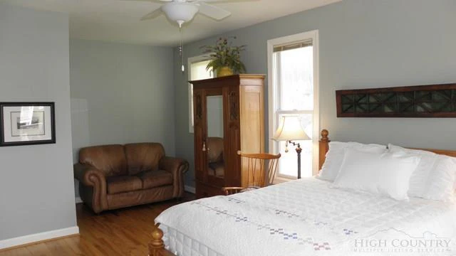 Image number 20 for the current listing