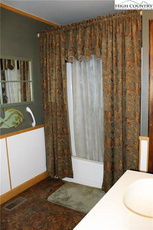 Image number 2 for the current listing