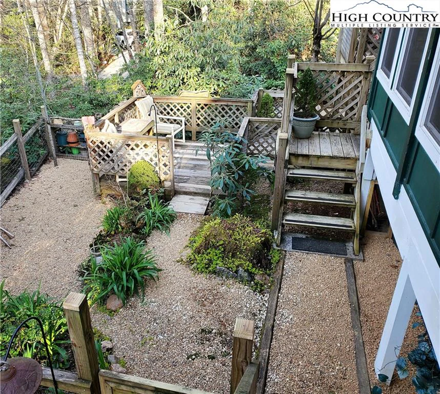 Image number 11 for the current listing
