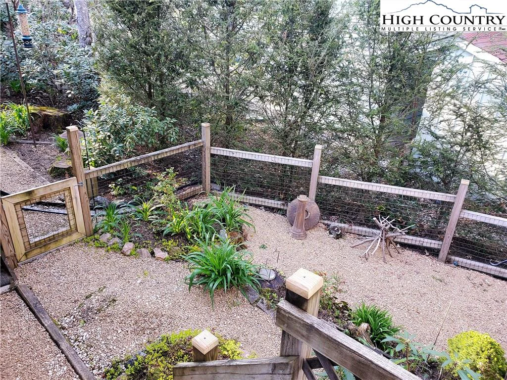 Image number 10 for the current listing