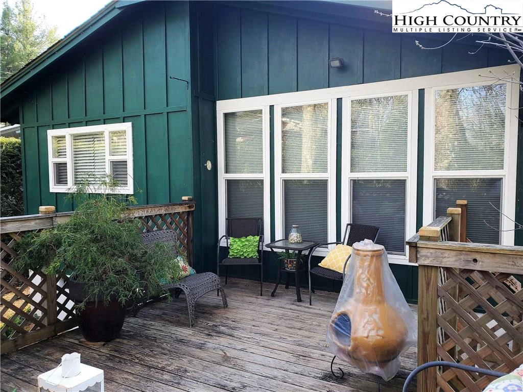 Image number 7 for the current listing
