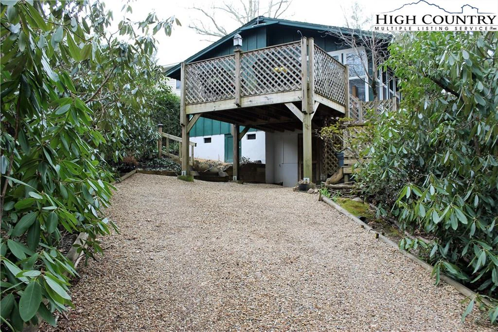 Image number 3 for the current listing
