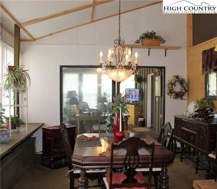 Image number 17 for the current listing