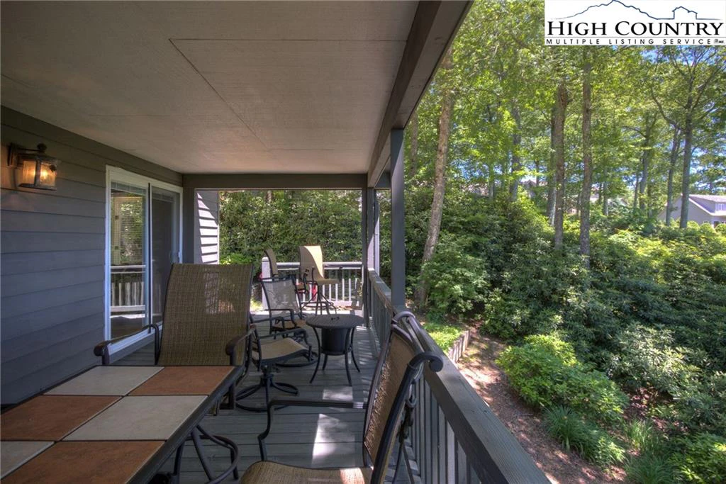Image number 12 for the current listing