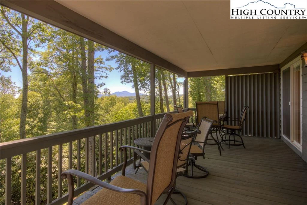 Image number 19 for the current listing