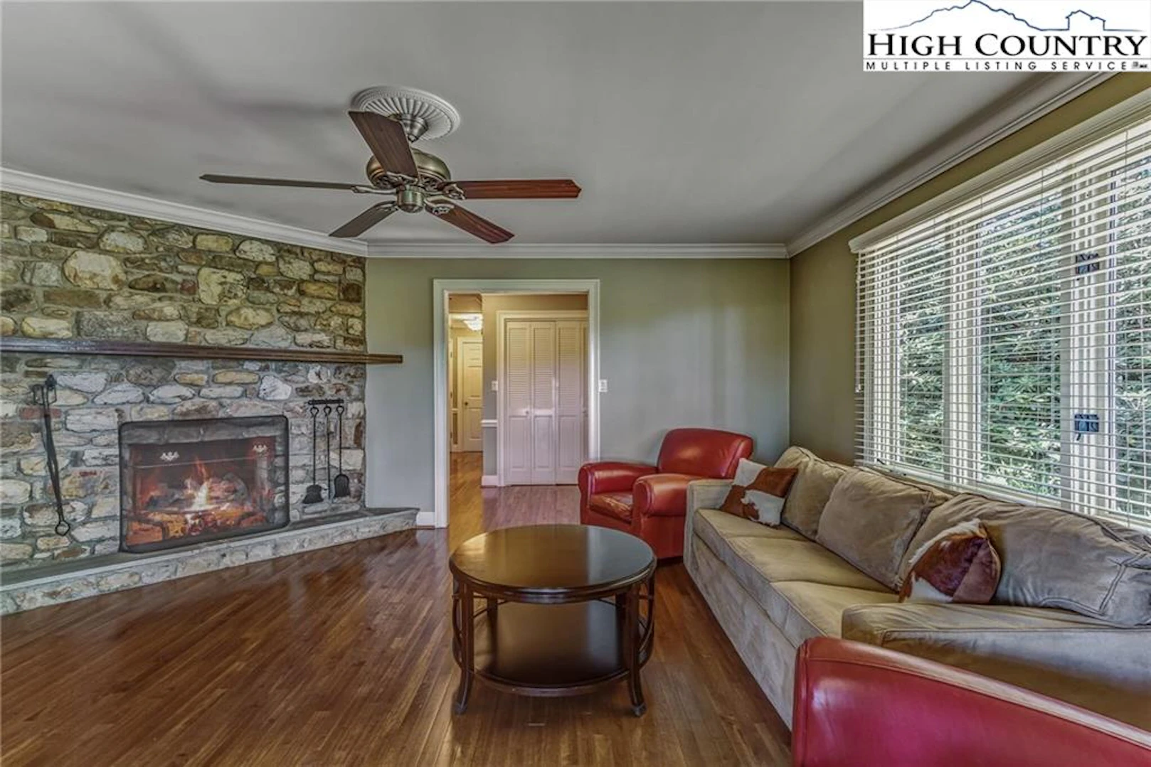 Image number 18 for the current listing