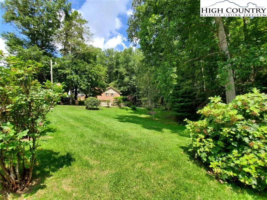 Image number 19 for the current listing