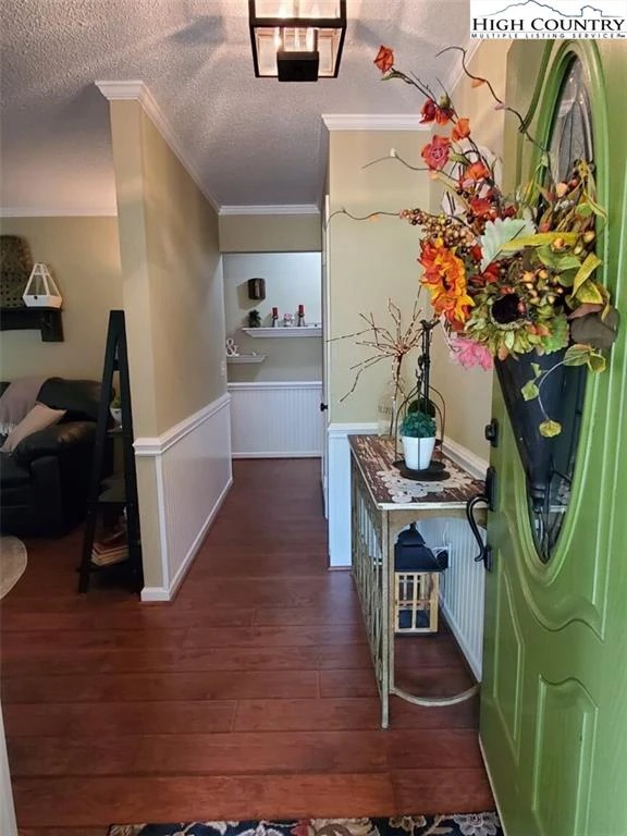 Image number 18 for the current listing