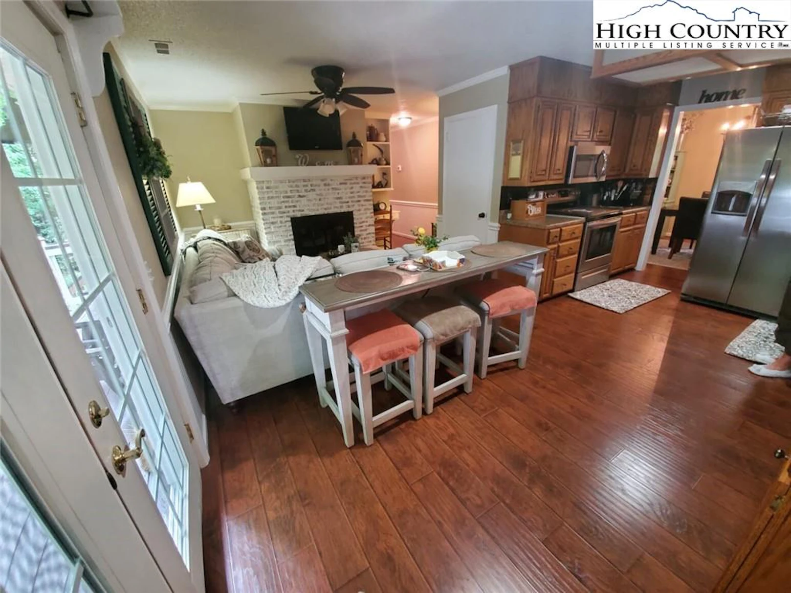 Image number 14 for the current listing