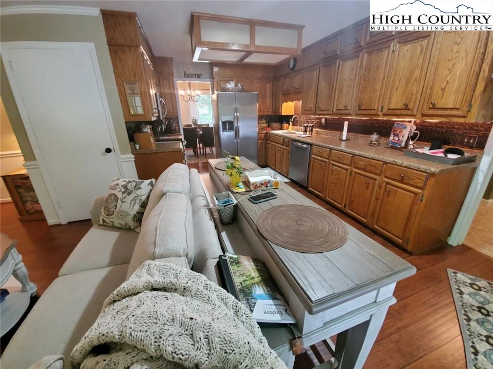 Image number 12 for the current listing