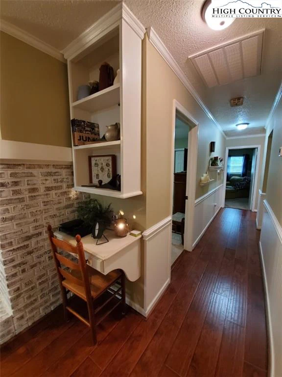 Image number 10 for the current listing