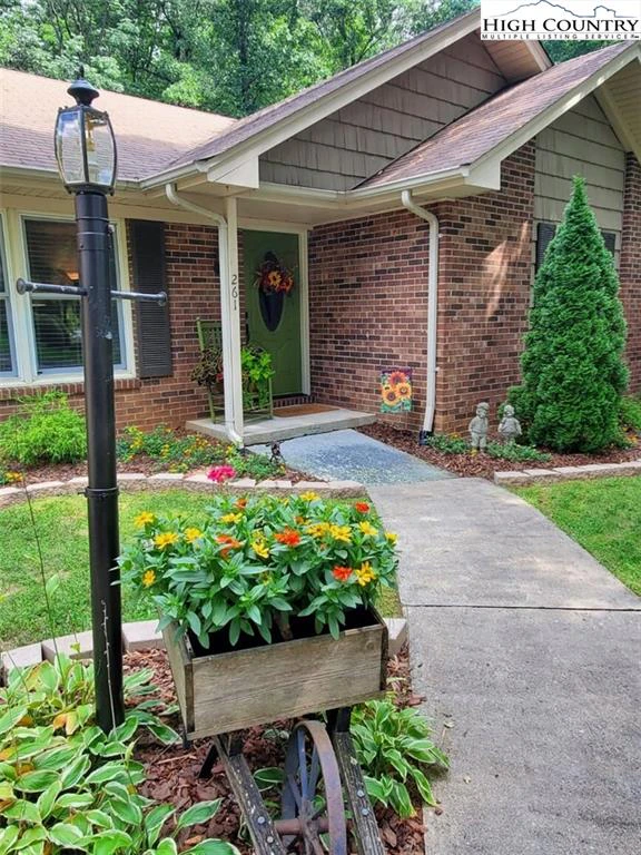 Image number 3 for the current listing