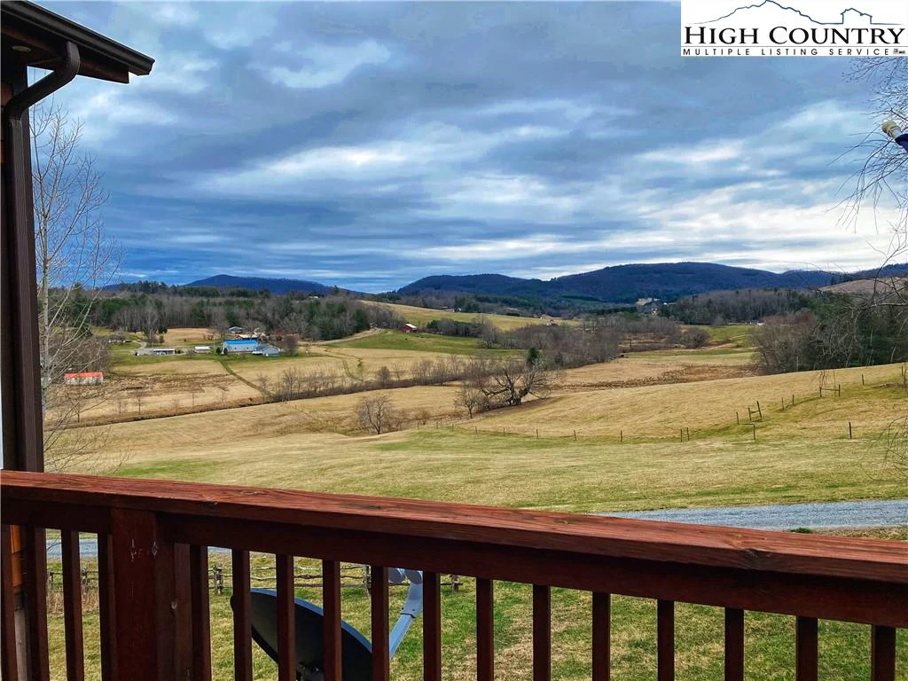 Image number 13 for the current listing