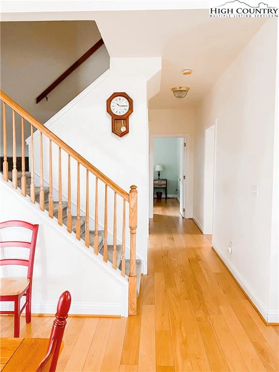 Image number 11 for the current listing