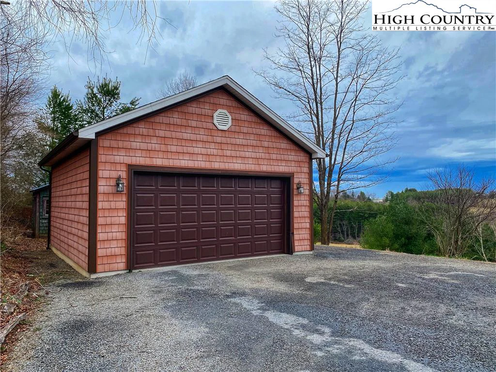 Image number 5 for the current listing