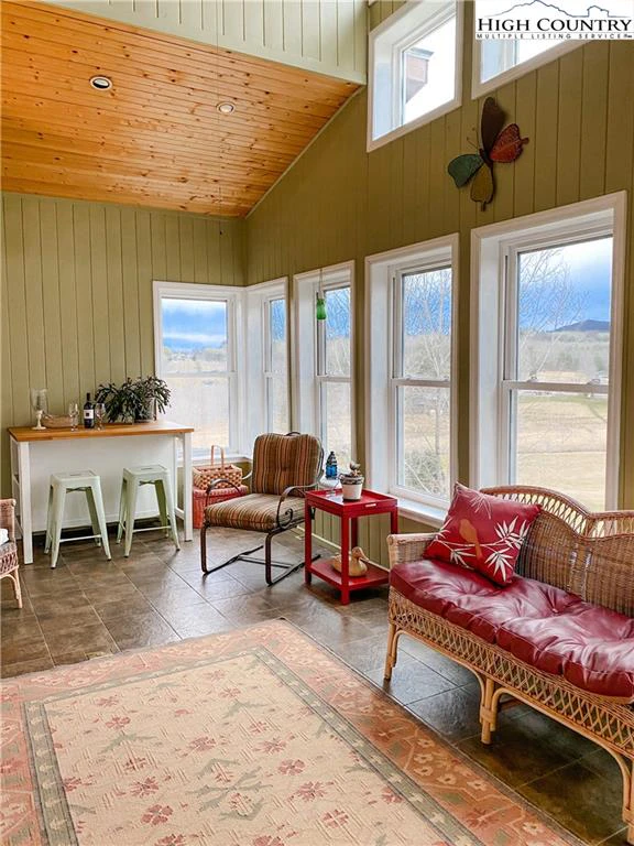 Image number 16 for the current listing