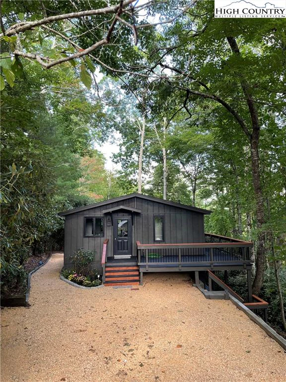 Image number 1 for the current listing