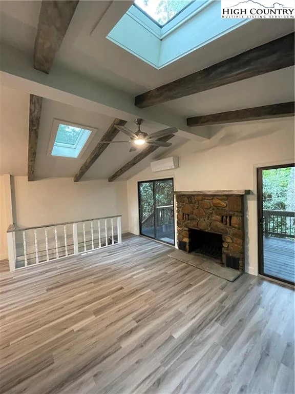 Image number 18 for the current listing
