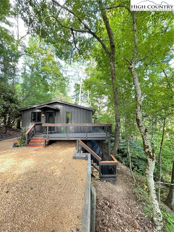 Image number 14 for the current listing
