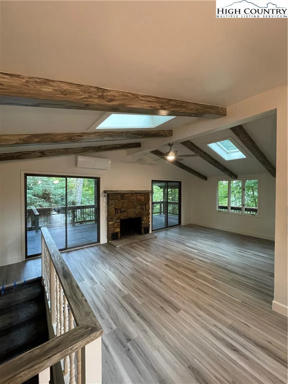 Image number 7 for the current listing