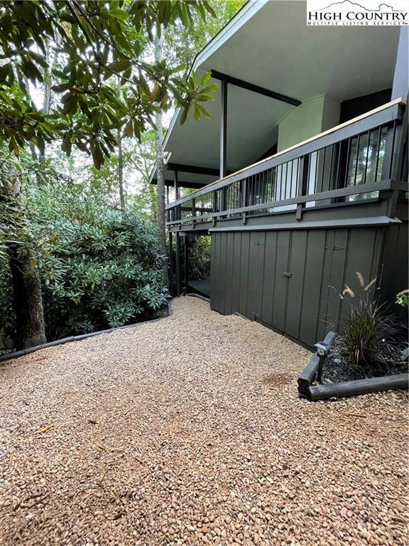 Image number 4 for the current listing