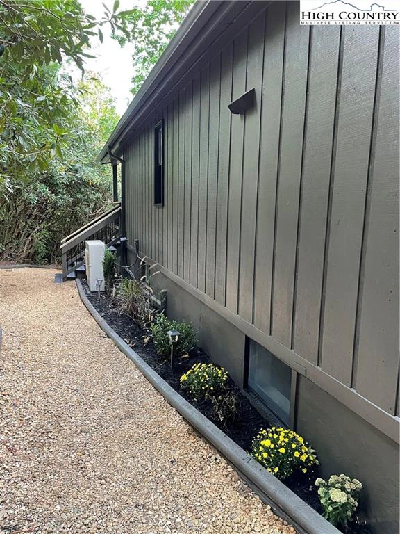 Image number 3 for the current listing