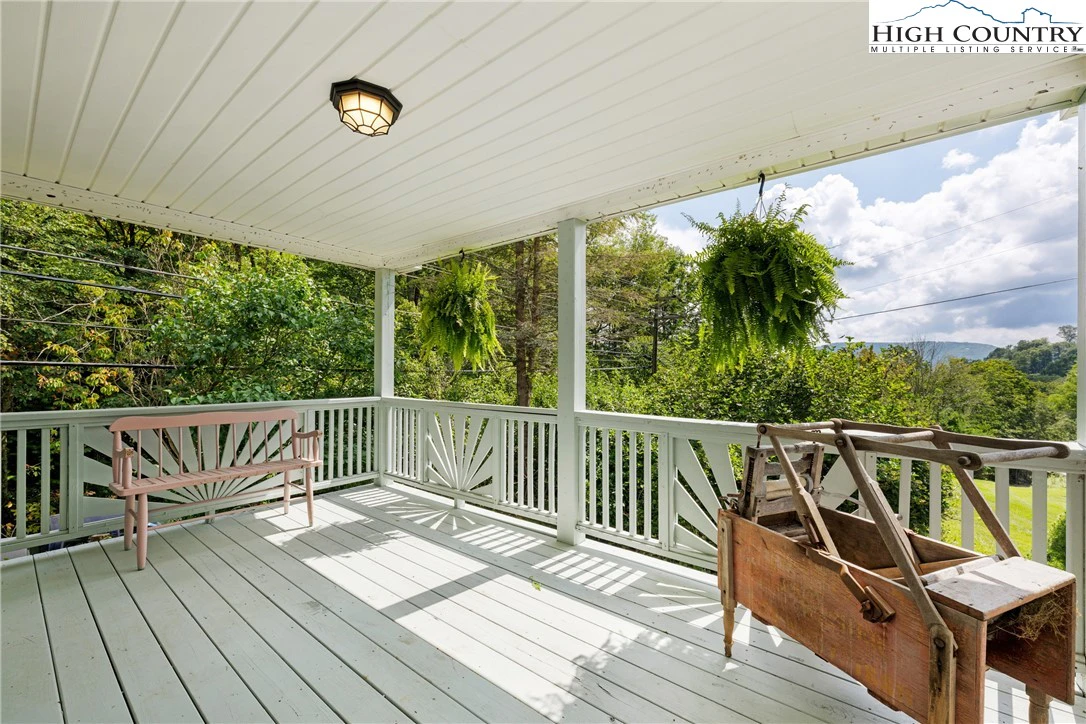 Image number 9 for the current listing