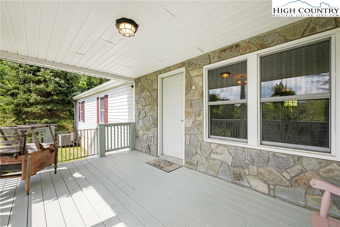 Image number 2 for the current listing