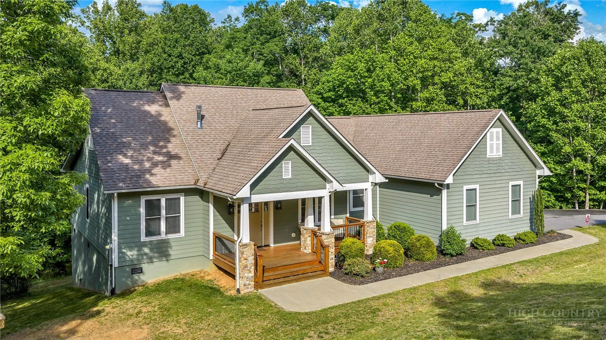 Image number 2 for the current listing