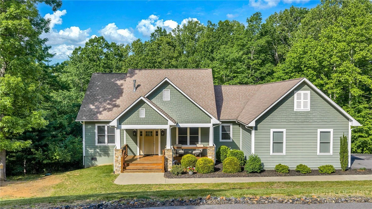 Image number 1 for the current listing