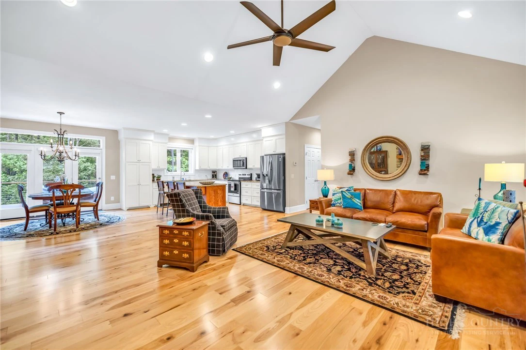 Image number 10 for the current listing