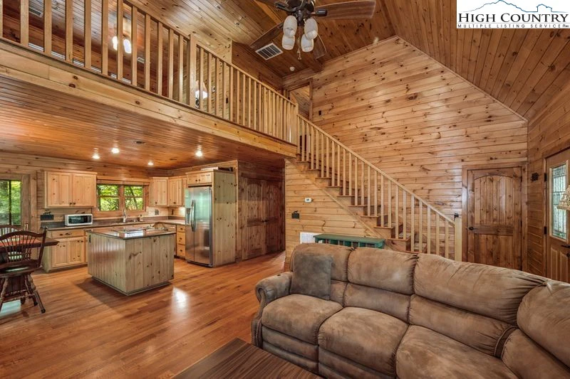 Image number 7 for the current listing