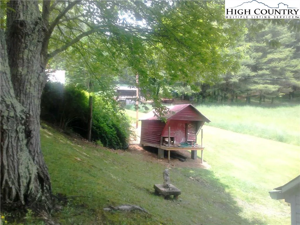 Image number 13 for the current listing