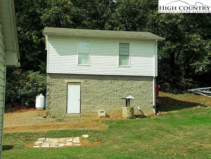 Image number 10 for the current listing