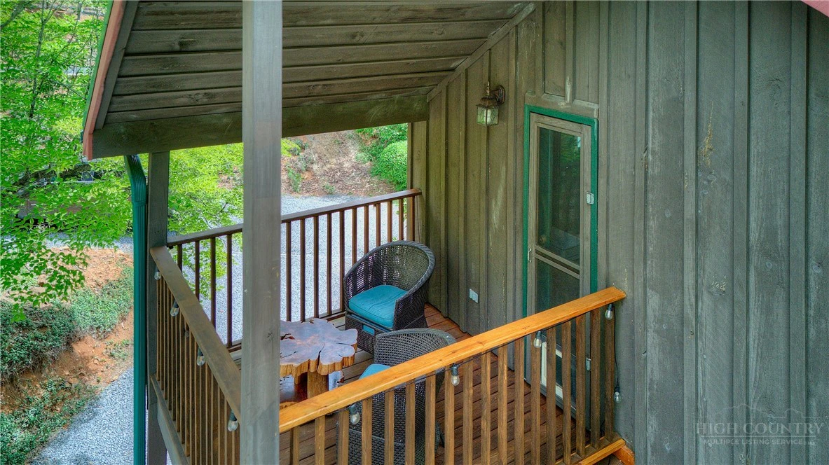 Image number 9 for the current listing