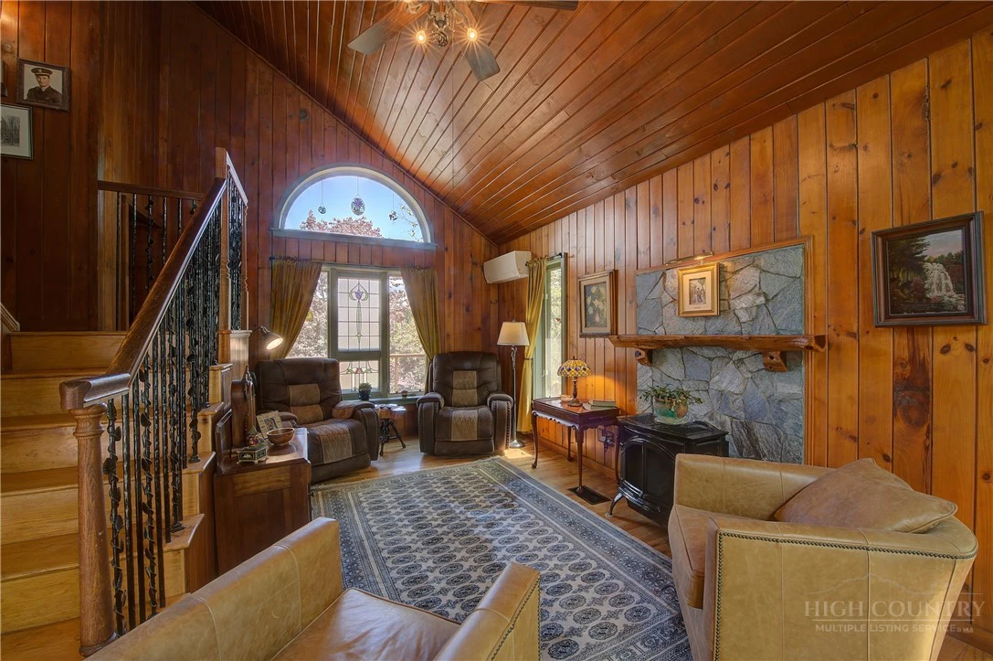 Image number 12 for the current listing