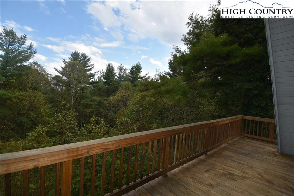 Image number 11 for the current listing