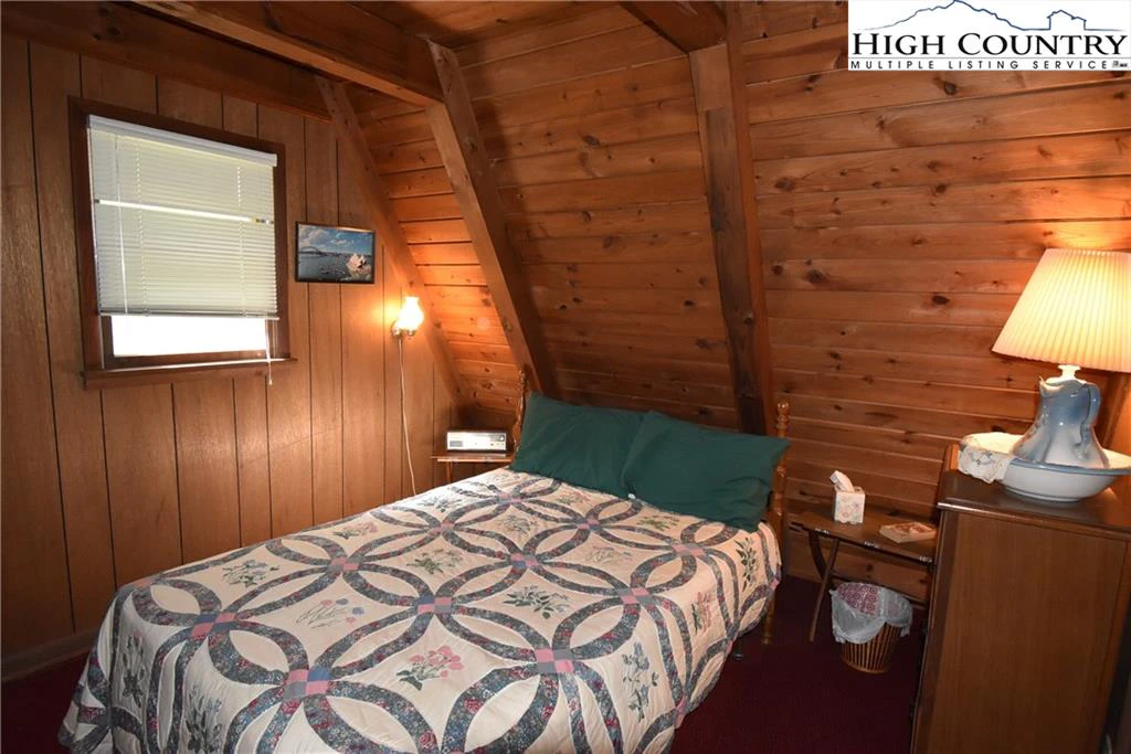Image number 9 for the current listing
