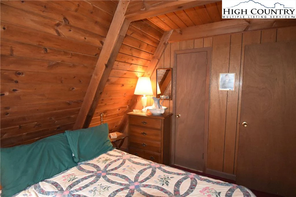Image number 8 for the current listing