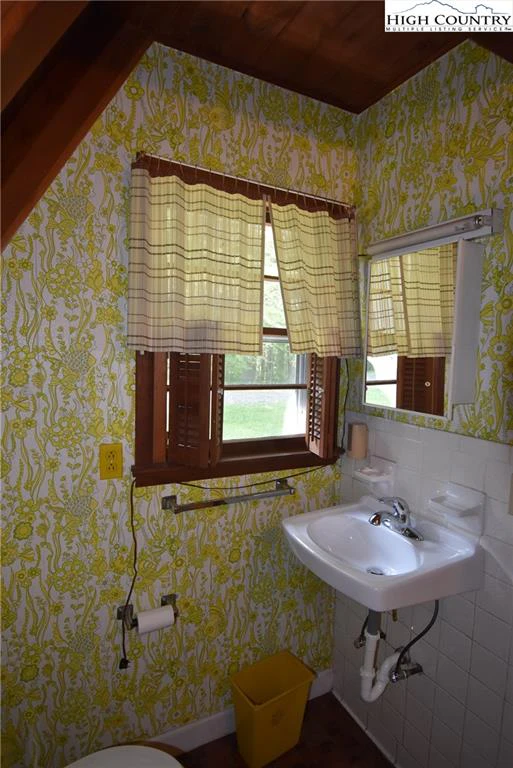 Image number 7 for the current listing