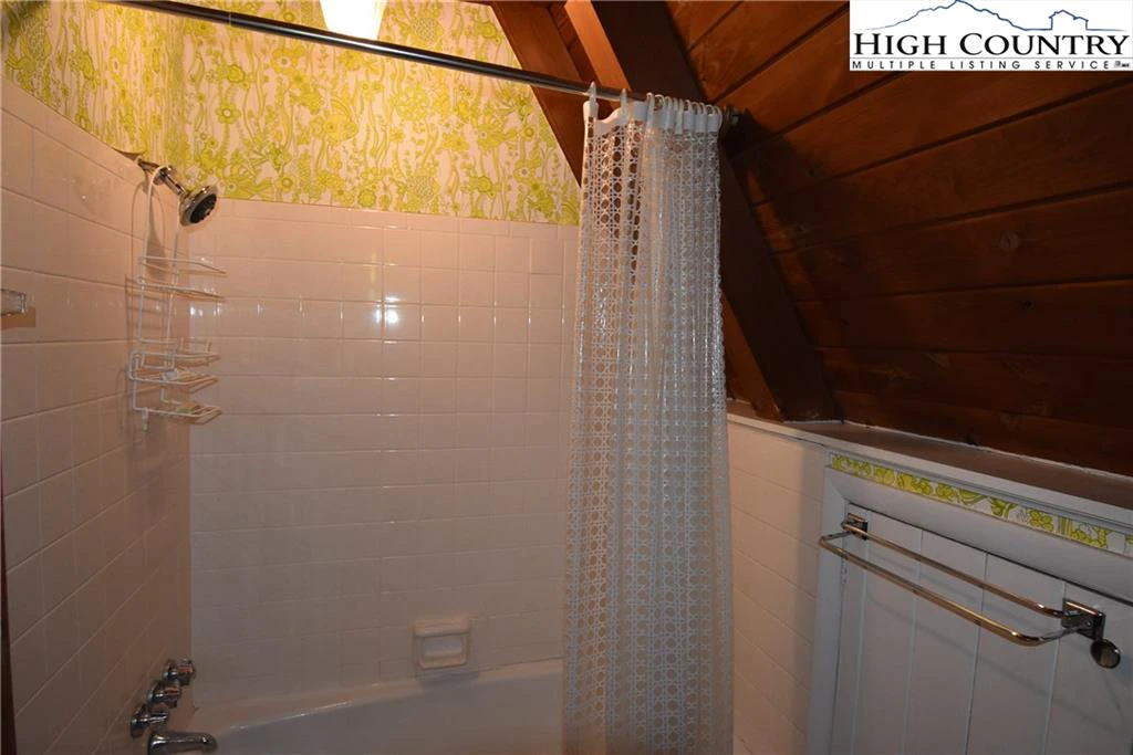 Image number 6 for the current listing