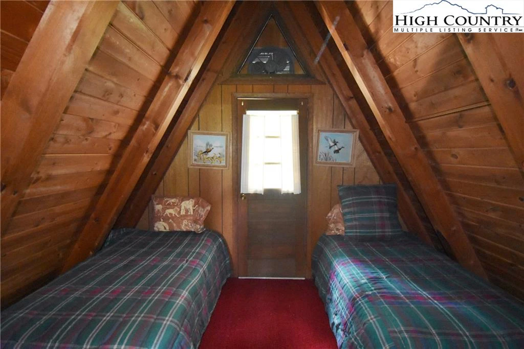 Image number 5 for the current listing