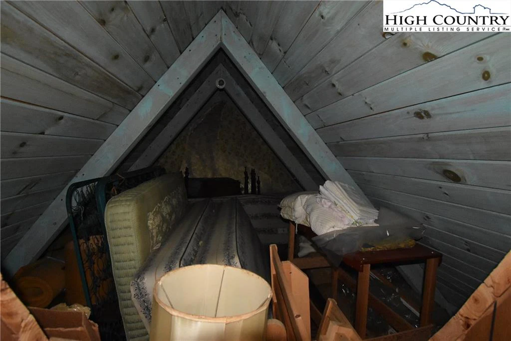 Image number 3 for the current listing